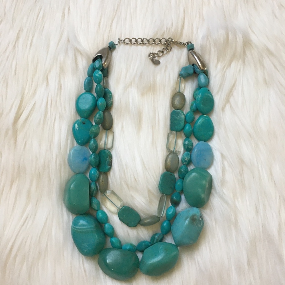 Women’s bead necklace